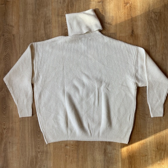 NWT Autumn Cashmere Oversized Turtleneck in WHITE - Picture 8 of 13